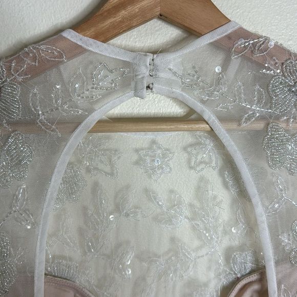 Mac Duggal white long sheer sleeve embellished gown dress size 4 NWT - Picture 15 of 16